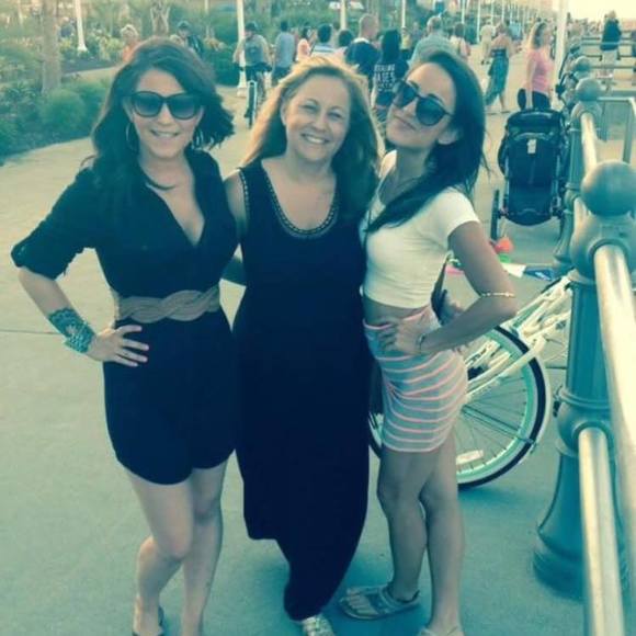 Meet your Posher, Danielle - Picture 1 of 1